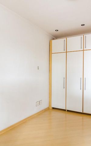 Casa à venda com 274m², 4 quartos e 3 vagas Casa à venda com 274m², 4 quartos e 3 vagasQuarto 4