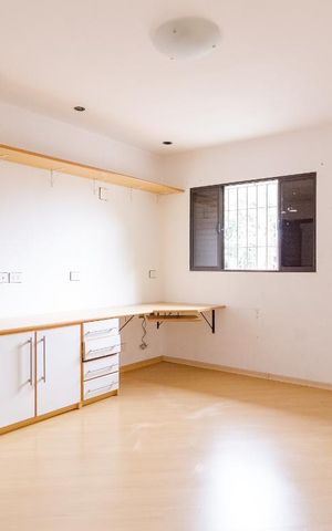 Casa à venda com 274m², 4 quartos e 3 vagas Casa à venda com 274m², 4 quartos e 3 vagasQuarto 1