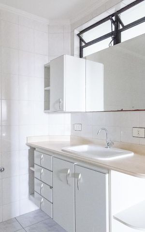 Casa à venda com 274m², 4 quartos e 3 vagas Casa à venda com 274m², 4 quartos e 3 vagasBanheiro Social 2