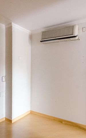 Casa à venda com 274m², 4 quartos e 3 vagas Casa à venda com 274m², 4 quartos e 3 vagasQuarto de Serviço