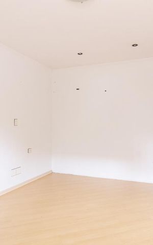 Casa à venda com 274m², 4 quartos e 3 vagas Casa à venda com 274m², 4 quartos e 3 vagasQuarto 1