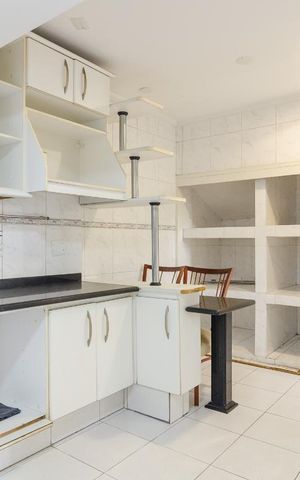 Casa à venda com 274m², 4 quartos e 3 vagas Casa à venda com 274m², 4 quartos e 3 vagasCozinha