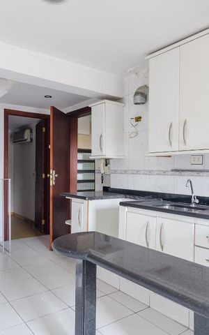 Casa à venda com 274m², 4 quartos e 3 vagas Casa à venda com 274m², 4 quartos e 3 vagasSala/Cozinha de Serviço