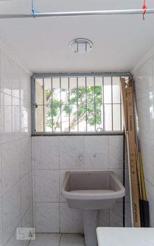 Casa à venda com 274m², 4 quartos e 3 vagas Casa à venda com 274m², 4 quartos e 3 vagasLavanderia