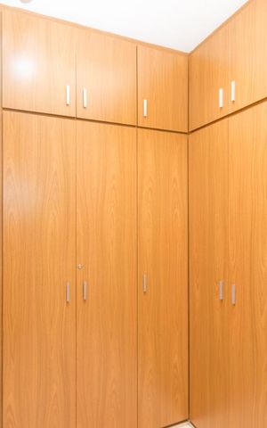 Casa à venda com 500m², 4 quartos e 5 vagas Casa à venda com 500m², 4 quartos e 5 vagasCloset
