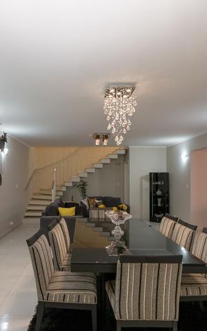 Casa à venda com 500m², 4 quartos e 5 vagas Casa à venda com 500m², 4 quartos e 5 vagasSala de Jantar