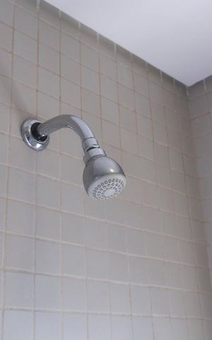 Apartamento à venda com 75m², 2 quartos e 2 vagas Apartamento à venda com 75m², 2 quartos e 2 vagasBanheiro da Suíte