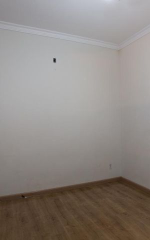 Casa para alugar com 950m², 3 quartos e 6 vagasSala de TV