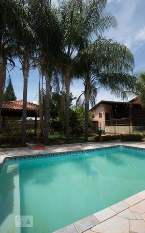 Casa para alugar com 950m², 3 quartos e 6 vagasPiscina