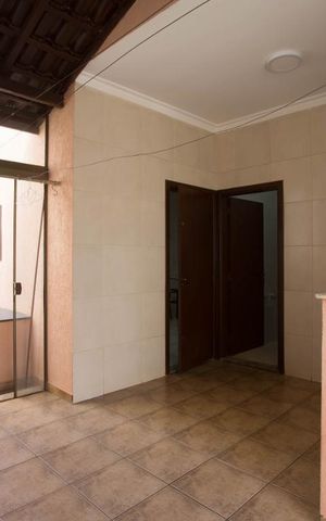 Casa para alugar com 950m², 3 quartos e 6 vagasÁrea de serviço