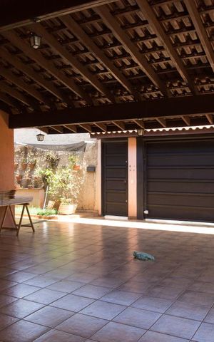 Casa para alugar com 950m², 3 quartos e 6 vagasVista da janela da sala de TV