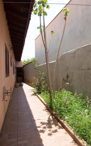 Casa para alugar com 950m², 3 quartos e 6 vagasCorredor das súites