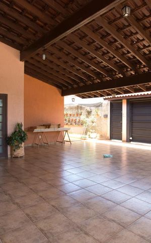 Casa para alugar com 950m², 3 quartos e 6 vagasGaragem