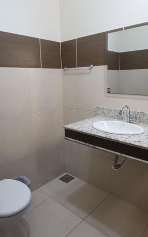Casa para alugar com 950m², 3 quartos e 6 vagasLavabo