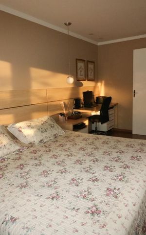 Casa à venda com 264m², 3 quartos e 3 vagas Casa à venda com 264m², 3 quartos e 3 vagasQuarto Suíte