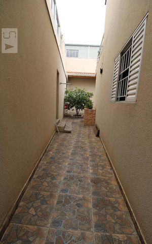 Casa à venda com 650m², 4 quartos e 5 vagasCorredor