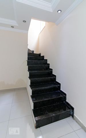 Casa à venda com 120m², 3 quartos e 1 vagaEscadas