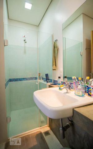 Apartamento à venda com 83m², 2 quartos e 1 vaga Apartamento à venda com 83m², 2 quartos e 1 vagaBanheiro da Suíte