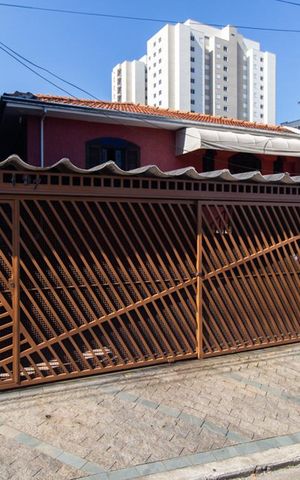 Casa para alugar com 70m², 2 quartos e 1 vaga Casa para alugar com 70m², 2 quartos e 1 vagaFachada