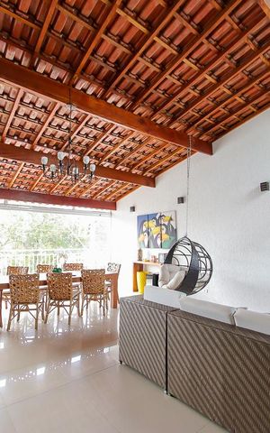 Casa à venda com 480m², 6 quartos e 2 vagas Casa à venda com 480m², 6 quartos e 2 vagasVarnda da Sala