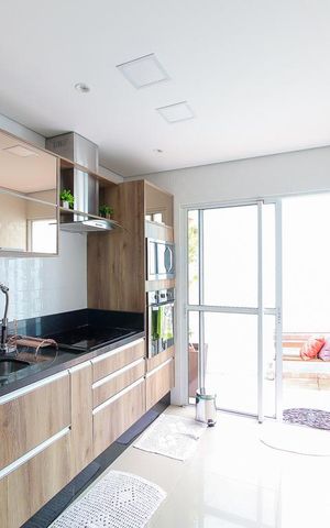 Casa à venda com 480m², 6 quartos e 2 vagas Casa à venda com 480m², 6 quartos e 2 vagasCozinha