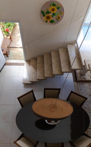 Casa à venda com 233m², 3 quartos e 3 vagasSalas