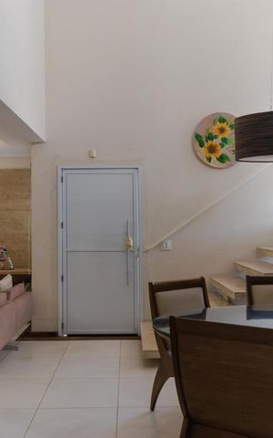 Casa à venda com 233m², 3 quartos e 3 vagasSalas