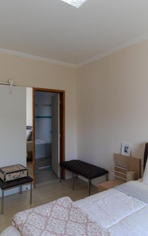 Casa à venda com 233m², 3 quartos e 3 vagasSuíte