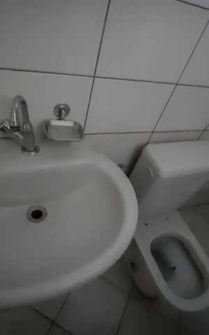 Casa à venda com 350m², 2 quartos e 1 vagaBanheiro