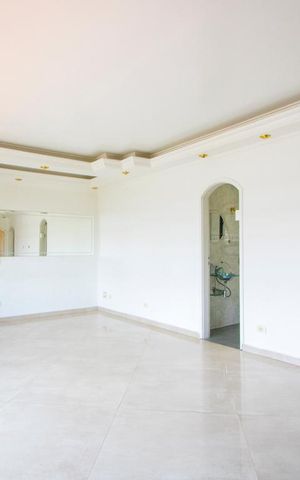 Apartamento à venda com 135m², 4 quartos e 2 vagas Apartamento à venda com 135m², 4 quartos e 2 vagasSala