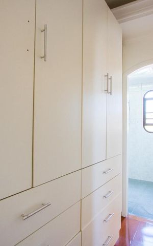 Apartamento à venda com 135m², 4 quartos e 2 vagas Apartamento à venda com 135m², 4 quartos e 2 vagasQuarto 1 - Armários
