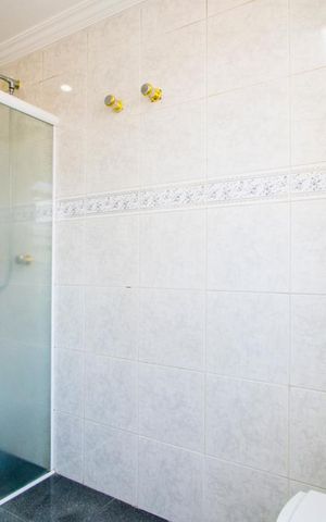 Apartamento à venda com 135m², 4 quartos e 2 vagas Apartamento à venda com 135m², 4 quartos e 2 vagasBanheiro do quarto 1