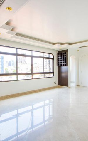 Apartamento à venda com 135m², 4 quartos e 2 vagas Apartamento à venda com 135m², 4 quartos e 2 vagasSala