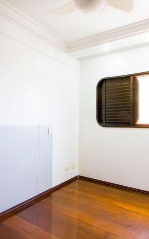 Apartamento à venda com 135m², 4 quartos e 2 vagas Apartamento à venda com 135m², 4 quartos e 2 vagasQuarto 4