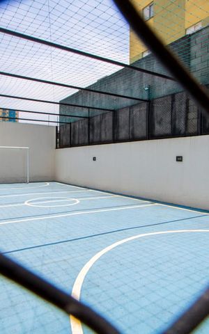 Apartamento à venda com 135m², 4 quartos e 2 vagas Apartamento à venda com 135m², 4 quartos e 2 vagasÁrea comum - Quadra esportiva
