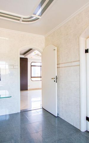 Apartamento à venda com 135m², 4 quartos e 2 vagas Apartamento à venda com 135m², 4 quartos e 2 vagasCozinha