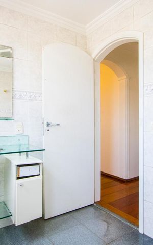 Apartamento à venda com 135m², 4 quartos e 2 vagas Apartamento à venda com 135m², 4 quartos e 2 vagasBanheiro do quarto 1