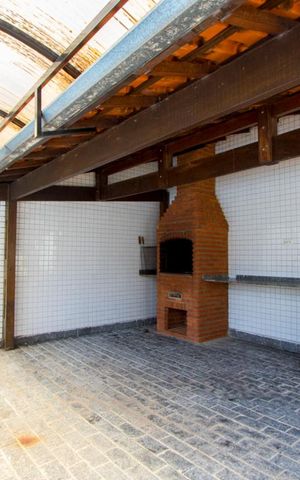 Apartamento à venda com 135m², 4 quartos e 2 vagas Apartamento à venda com 135m², 4 quartos e 2 vagasÁrea comum - Churrasqueira