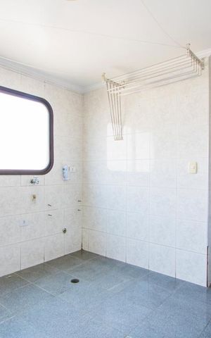 Apartamento à venda com 135m², 4 quartos e 2 vagas Apartamento à venda com 135m², 4 quartos e 2 vagasÁrea de serviço