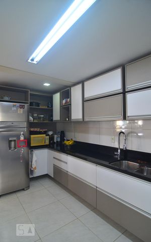Apartamento para alugar com 156m², 3 quartos e 2 vagasCozinha