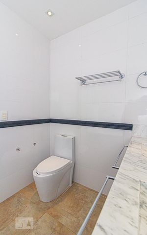 Apartamento para alugar com 128m², 2 quartos e 2 vagas Apartamento para alugar com 128m², 2 quartos e 2 vagasBanheiro do Quarto 2