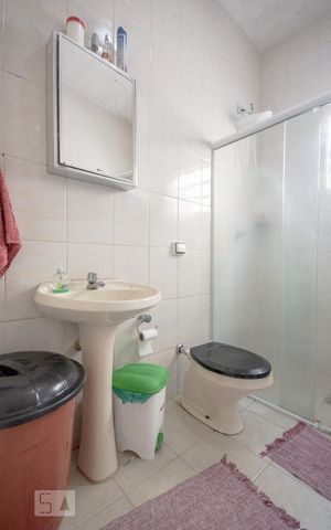 Casa para alugar com 160m², 2 quartos e 2 vagasBanheiro