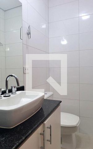 Casa de condomínio à venda com 235m², 3 quartos e 3 vagasBanheiro do Quarto 3 - Suíte