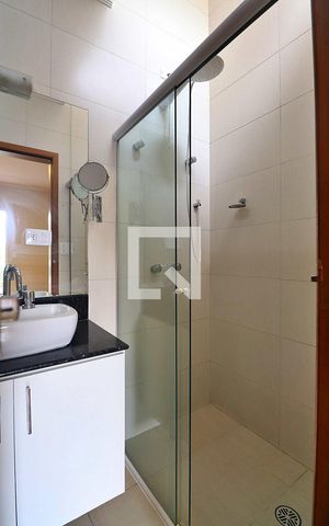 Casa de condomínio à venda com 235m², 3 quartos e 3 vagasBanheiro do Quarto 1
