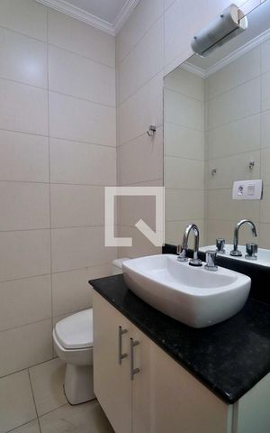 Casa de condomínio à venda com 235m², 3 quartos e 3 vagasBanheiro do Quarto 1