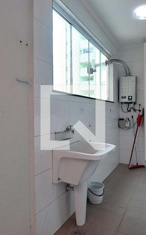 Casa de condomínio à venda com 235m², 3 quartos e 3 vagasÁrea de Serviço