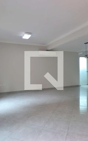 Casa de condomínio à venda com 235m², 3 quartos e 3 vagasSala