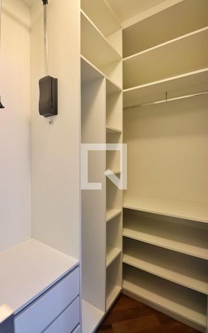 Casa de condomínio à venda com 235m², 3 quartos e 3 vagasCloset do quarto 3 - Suíte
