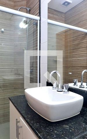 Casa de condomínio à venda com 235m², 3 quartos e 3 vagasBanheiro do Quarto 3 - Suíte