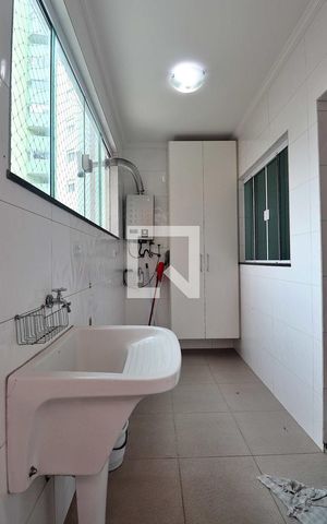 Casa de condomínio à venda com 235m², 3 quartos e 3 vagasÁrea de Serviço